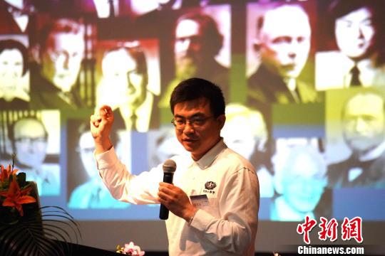 清华大学医学中心细胞治疗研究所所长张明徽。 潘旭临 摄 清华大学医学中心细胞治疗研究所所长张明徽。 潘旭临 摄