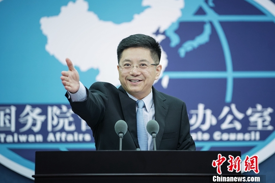 6月13日,国务院台湾事务办公室在北京举行例行新闻发布会。国务院台办发言人马晓光回答记者提问。中新社记者 崔楠 摄 6月13日,国务院台湾事务办公室在北京举行例行新闻发布会。国务院台办发言人马晓光回答记者提问。中新社记者 崔楠 摄