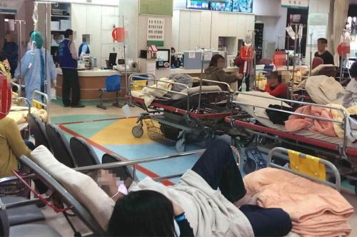 医院急诊现场。台湾《联合报》资料图 医院急诊现场。台湾《联合报》资料图