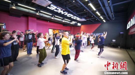 ̨��֪����������ׯ����Ϊ������ѧ���ϿΡ���Ҷ���� ��