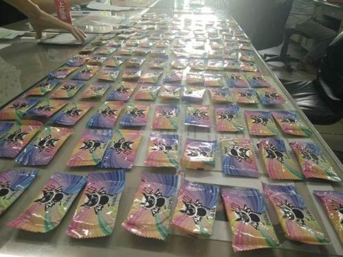 警方查获的毒咖啡包。台湾《中时电子报》记者张颖齐翻摄 警方查获的毒咖啡包。台湾《中时电子报》记者张颖齐翻摄