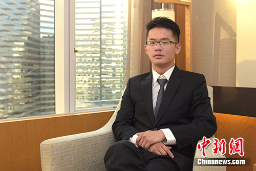 �֮�ӡ�����25��������ǰ�����ε��������չ��Ҳ�ǵ�һ����û�и��׵�����³�ϯ�����չ��ͼΪ�������۽����л����ñ�����ר�á��л����ñ����� ��־�� ��