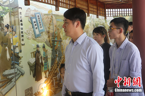 7��22�գ�̨�������ѧ���ι۰����������գ�̨�������ѧ�����շ�������ϰӪ����ڰ��պϷʾ��У�����̨��̨����ѧ�������ѧ��������ѧ��ʮ������У������̨�������ѧ���Ǹ�30���˲μӡ��л����ñ����� ��ǿ ��