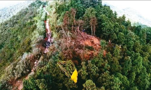 F-16ս��׹�ٵص㣬�ֳ���Ŀ���ꡣ̨�����ϱ�/̨���±���������ӰƬ��ͼ