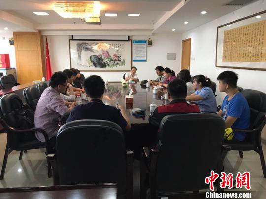 全国台联台湾创意中国研习营在闽听取文史专家卢美松专题讲座。 郑抒婷 摄 全国台联台湾创意中国研习营在闽听取文史专家卢美松专题讲座。 郑抒婷 摄