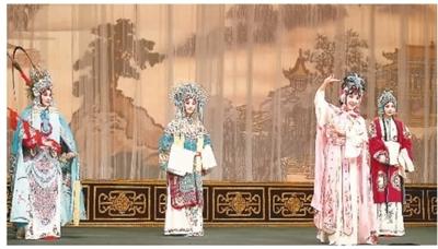 演唱会第二篇章“旦角联唱”。 汪灵犀摄 演唱会第二篇章“旦角联唱”。 汪灵犀摄