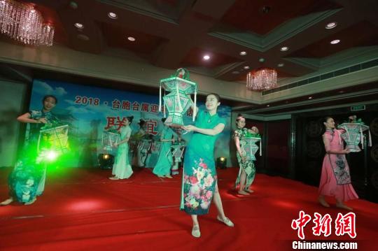 60���������ݼ���̨ͬ������̽�ø�֪����仯