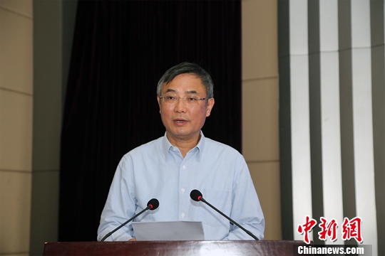 9��19�գ��ԡ��Ļ��Ų����������á�Ϊ�����2018��Ͽ�����л���ͳ�Ļ����ִ������ֻ��ںӱ��е¿�Ļ��ȫ���˴�ί�ḱίԱ�������������ϯ�̴���ʾ������ͬ�������л��Ļ����ˣ��ڴ�Я�ֲ�����ʱ���ں����л����ñ��� ���췽��ͼ