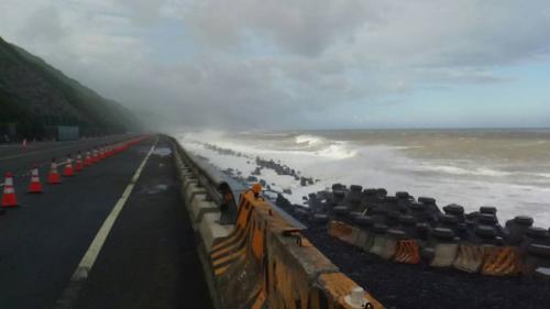 ̨̨ƽӰ죬ϻع·һȲַա̨塶ϱ/̨徯ͼ