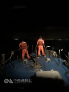 台湾橡皮艇翻覆58岁男子落海 游数百米上岸无大碍